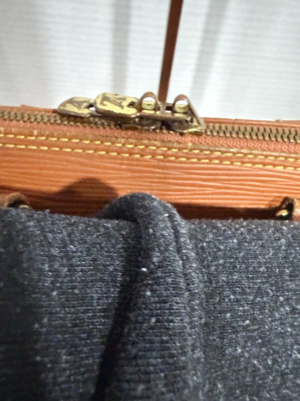 Louis Vuitton Tan Epi Alma Satchel W/Dustbag - Picture 10 of 11